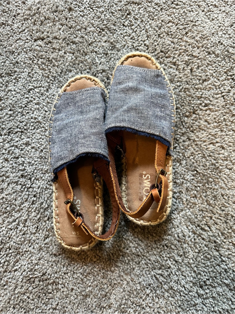 Size 5 Toms Blue Chambray Slingback Espadrilles with Tan Leather Strap